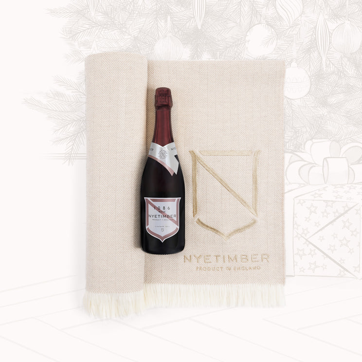 1086 By Nyetimber Rosé 2016 & Merino Wool Blanket Set